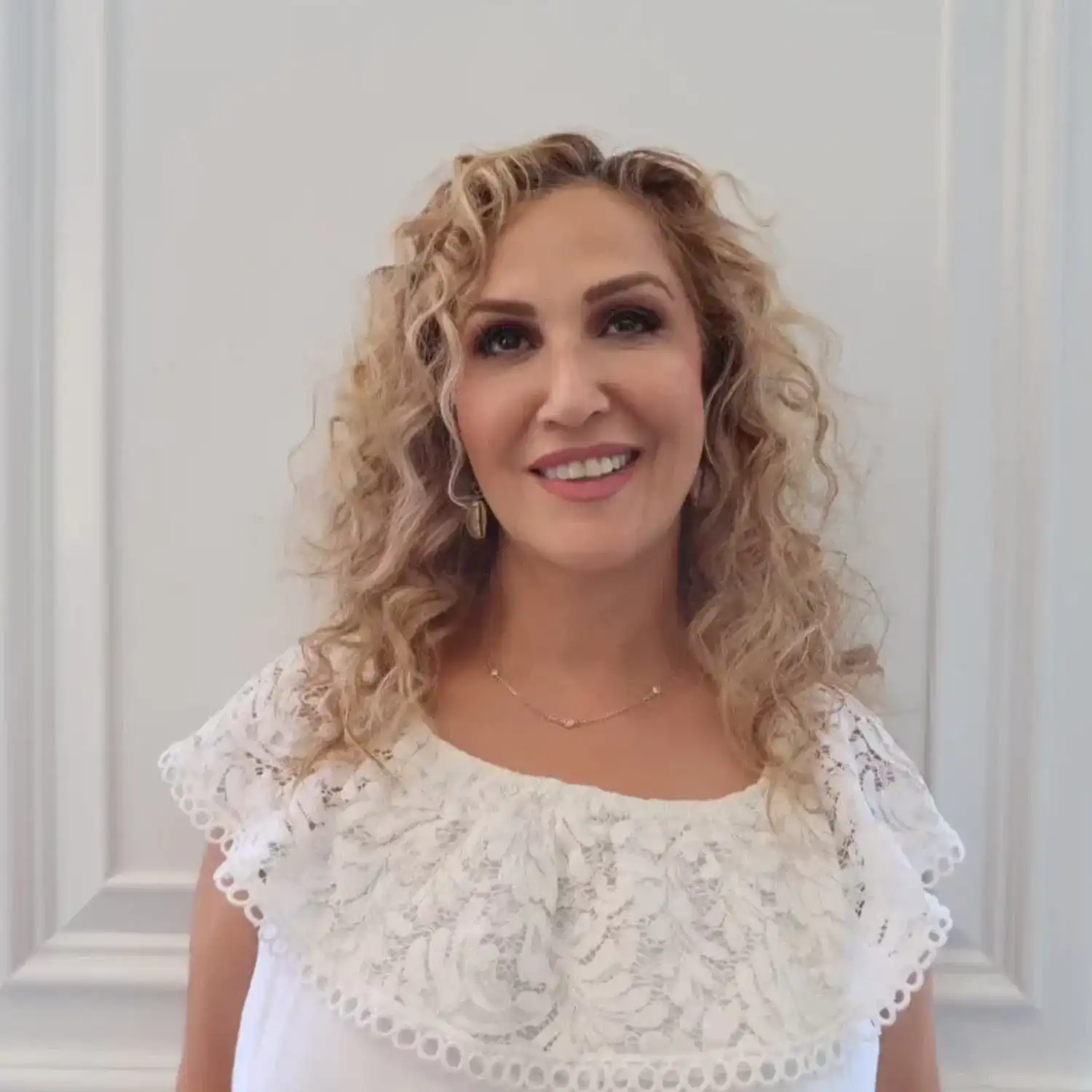 Portrait of Maryam, a professional stylist at Panico Salon & Spa, showcasing their expertise and style.